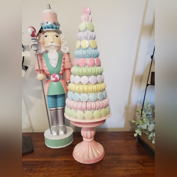 Pastel macaroon Tree - Picture 2 of 2